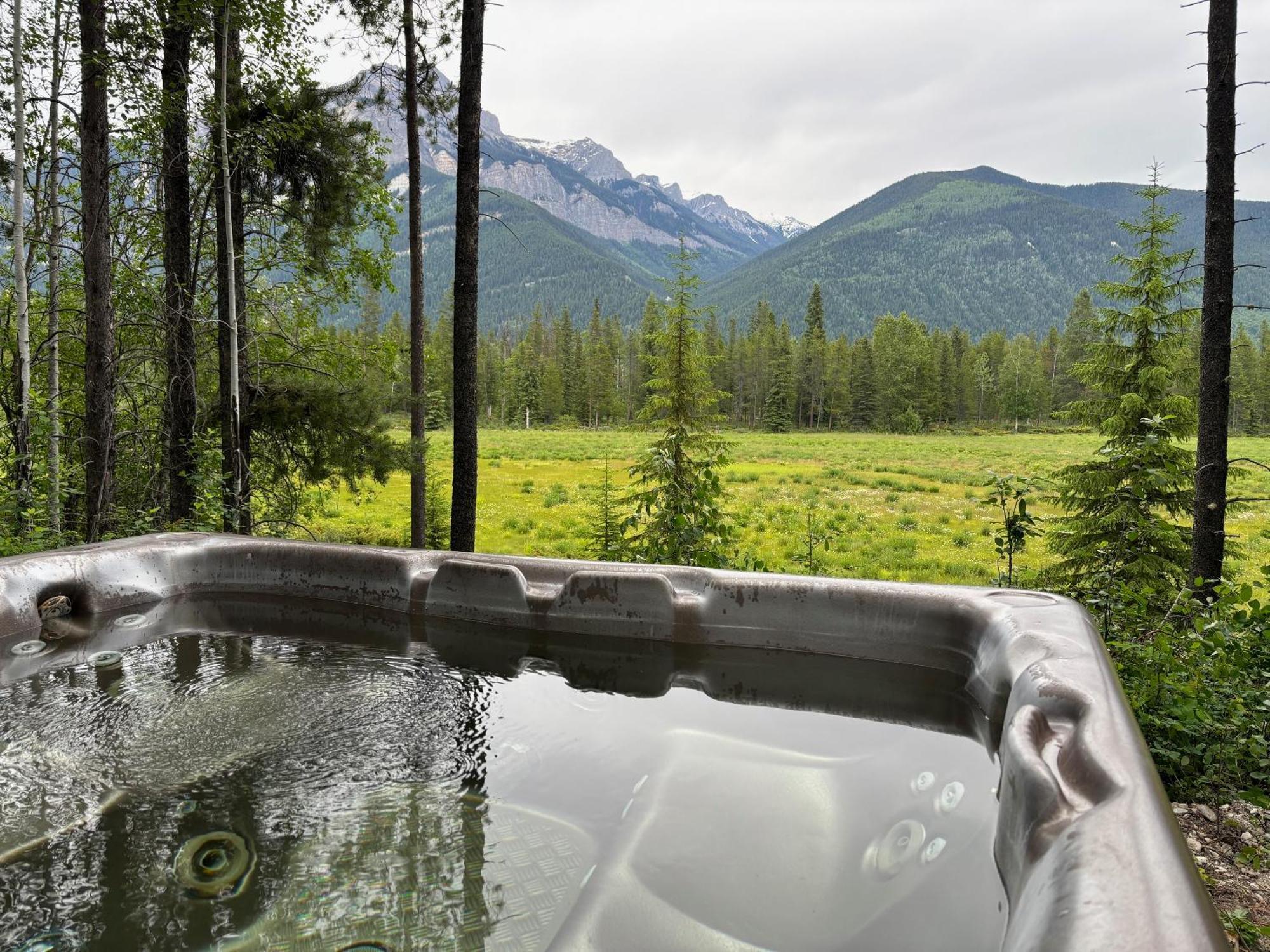 Rocky Mountain Cabins And Home Golden Exterior photo